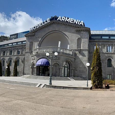 Armenia Hotel Dzjermoek Buitenkant foto